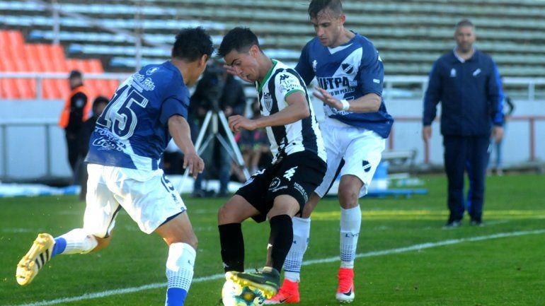 Ávila le rindió al técnico en la posición de 3. Junto a Del Prete se complementaron bien en la banda izquierda.