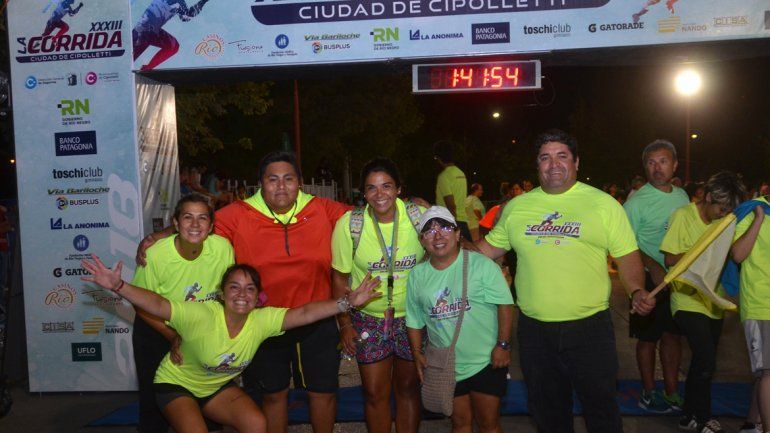 Una fiesta: mirá todo el color de la  33ª Corrida de Cipolletti