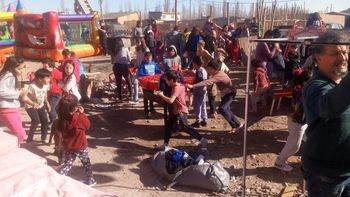 En la atención de la gente que se enfrenta al drama del hambre, los privilegiados en el comedor Ubuntu son los niños. Con ellos, los adultos mayores, las madres solas con muchos hijos, las embarazadas, los enfermos. Ellos tienen platos asegurados.