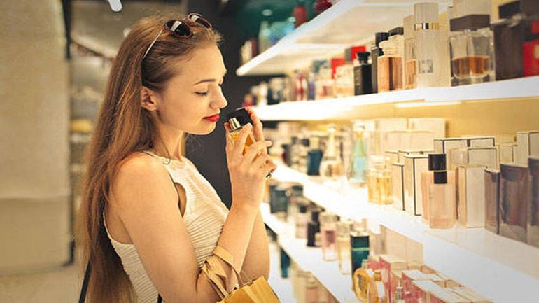 El perfume árabe más buscado por su aroma dulce y sus notas de caramelo: dónde comprarlo