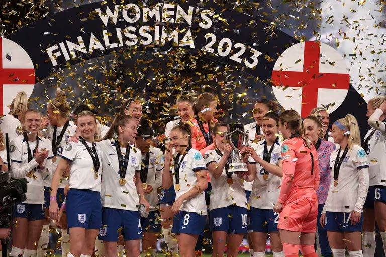 Inglaterra hace historia y se lleva la primera Finalissima femenina