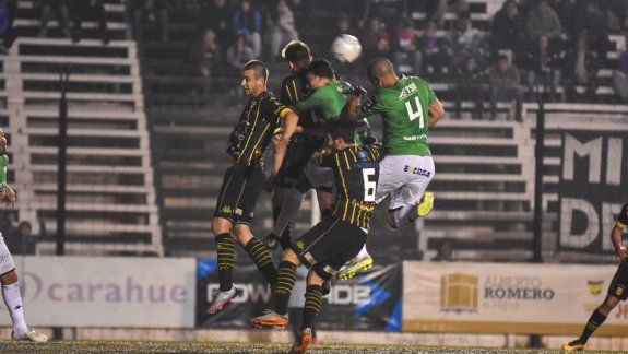 Cipo le dio pelea a Olimpo, hasta que pesó el físico y cayó sobre el final.
