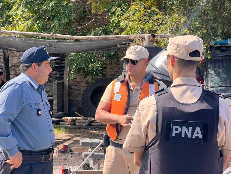 La policía y los prefectos, intensifican la búqueda.
