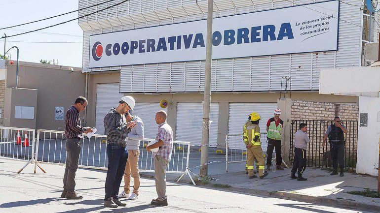 Tras el derrumbe, la Cooperativa Obrera vuelve hoy a abrir sus puertas