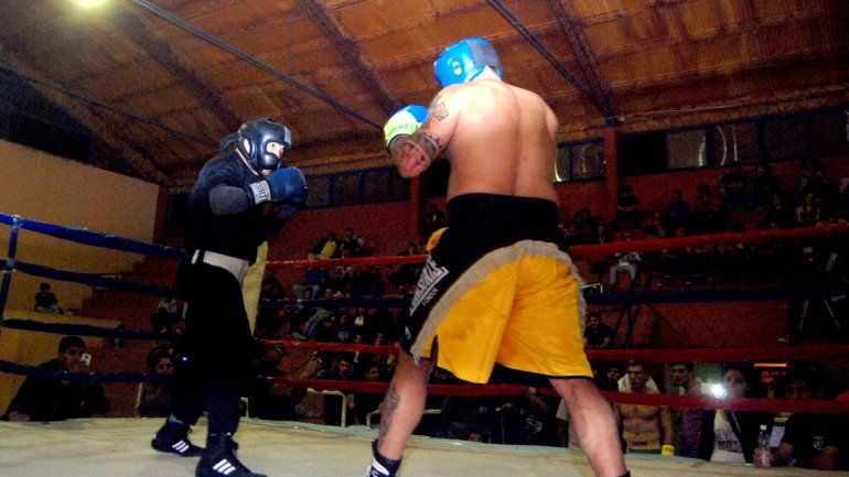 Festival de box en Fernández Oro