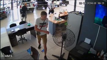 La maniobra de los asaltantes quedó registrada por las cámaras de seguridad.&nbsp;