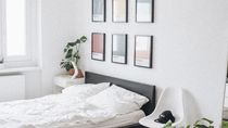 El blanco en las paredes no va más: este es el color tendencia en 2025 para remodelar tu casa