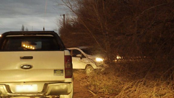 La amenazaron con un arma y le robaron la camioneta
