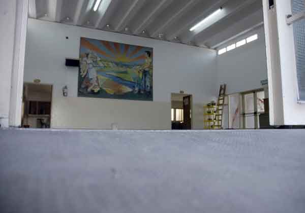 Suspenden clases tras un hallazgo de medicamentos