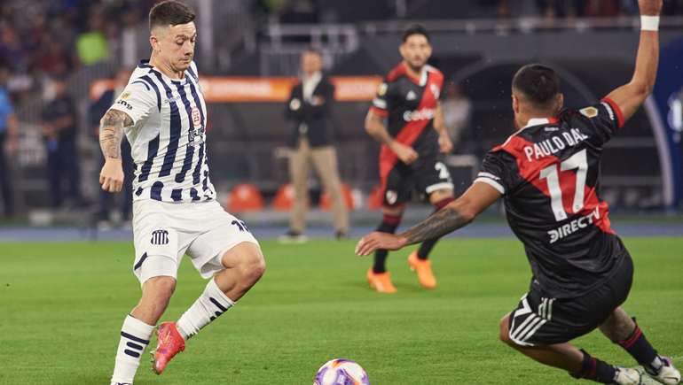 Por la magia de Garro, Talleres le ganó a River y le cortó la racha positiva