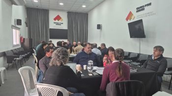 La jornada apuntó a generar contactos directos entre pymes neuquinas y grandes compañías del sector energético. | LMCipolletti.com La jornada apuntó a generar contactos directos entre pymes neuquinas y grandes compañías del sector energético.
