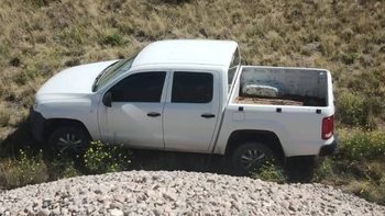 La camioneta se encontraba abandonada en la zona rural de Río Colorado.
