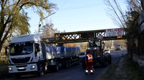 En el transcurso de esta mañana, personal del detrito Río Negro de Vialidad Nacional, llevo adelante trabajos sobre la ruta 151. (Foto archivo) | LMCipolletti.com En el transcurso de esta mañana, personal del detrito Río Negro de Vialidad Nacional, llevo adelante trabajos sobre la ruta 151. (Foto archivo)