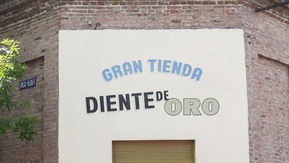 El edificio de Fernández Oro y Villegas corre peligro de derrumbe.