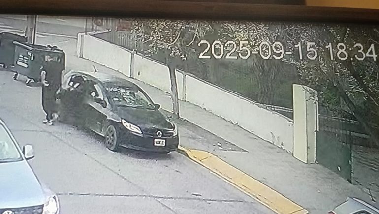 Inhibidores al acecho: así se llevaron una camioneta en plena tarde en Neuquén