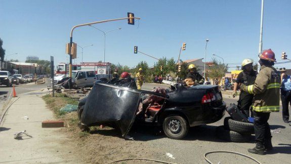 Un muerto y dos heridos en un accidente sobre la Ruta 22 