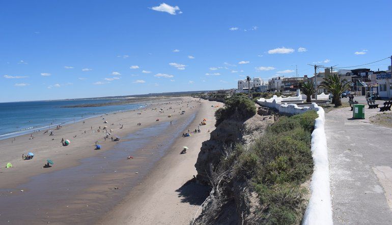 Con marea baja el distanciamiento se respeta. 