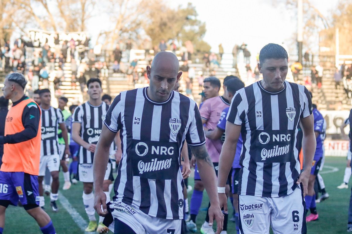 Tello entró en el segundo tiempo y Piro falló en el primer gol de Villa Mitre. Foto: archivo Anahí Cárdena&nbsp;