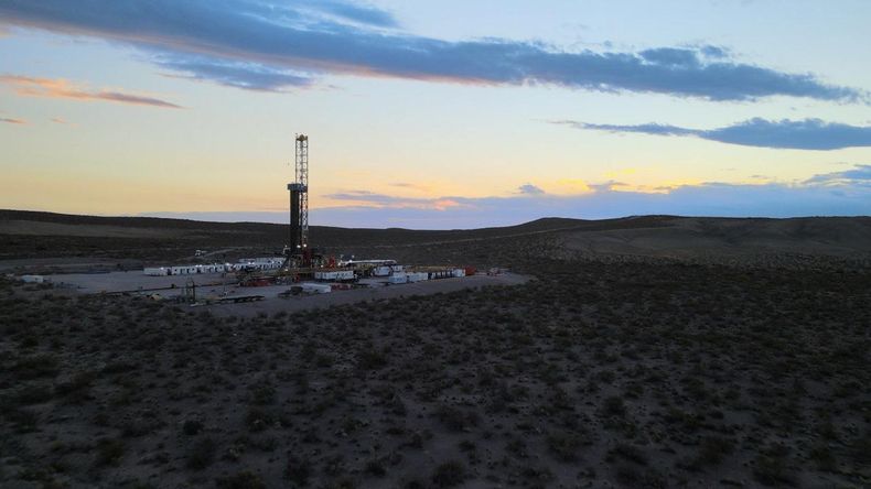 Vaca Muerta empuja los récords de producción de petróleo en el país.