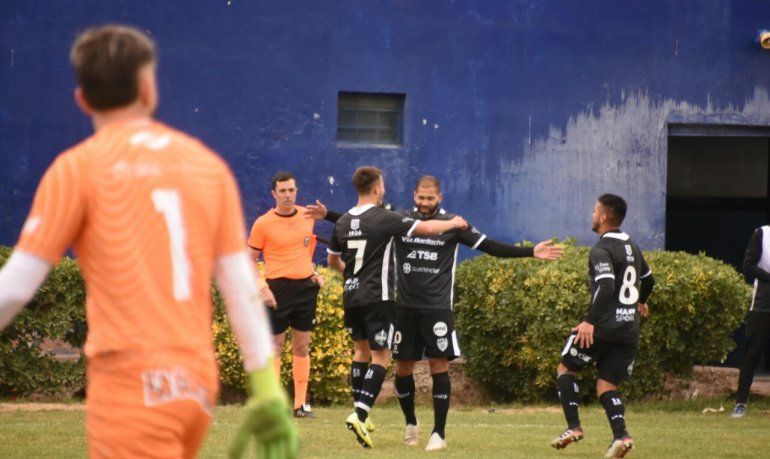 Cipo volvió a la victoria en un sábado redondo y se acerca