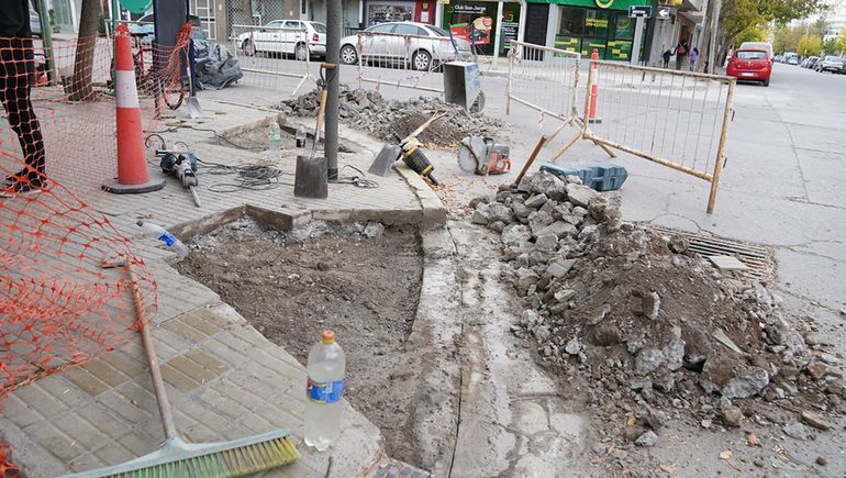 Cipolletti avanza en la adecuación de las esquinas con nuevas rampas accesibles para los vecinos.