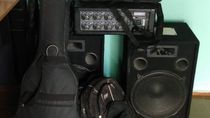 Los instrumentos recuperados, que habían robado a la iglesia evangélica de Cipolletti.  