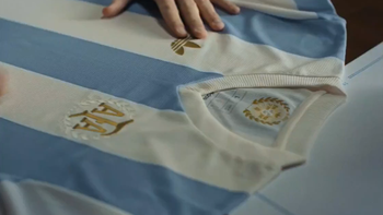 Presentaron la nueva camiseta de la Selección Argentina