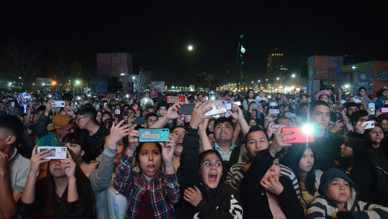 En trece fotos, así arrancó la Fiesta de la Confluencia
