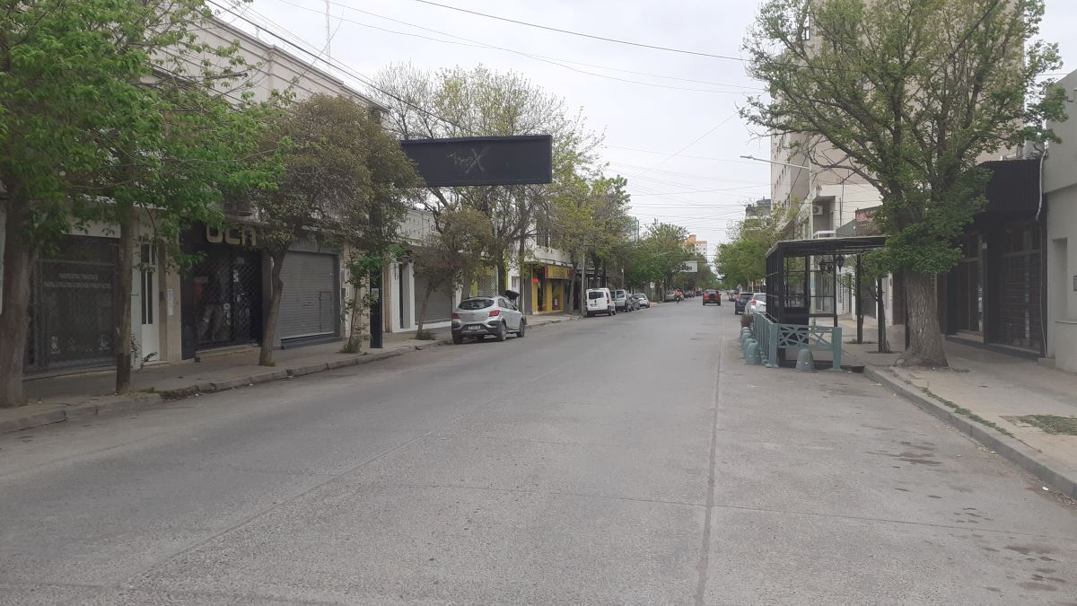 La policía atrapó al ladrón extranjero en San Martín al 200. Tenía orden de expulsión del país, pero seguía cometiendo delitos.&nbsp;