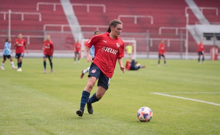 Renata Camadro en el Libertadores de América jugando sus primeros minutos en primera.&nbsp;