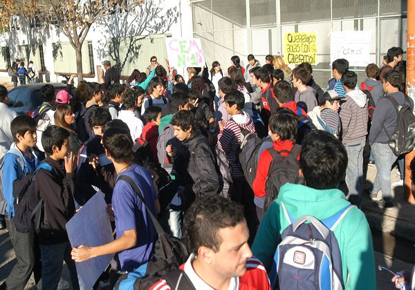 Reclamo de estudiantes secundarios