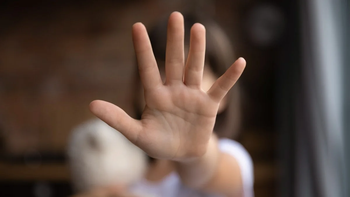 el novio de la abuela, el violador: lo acusan de abusar de la nieta de su pareja, de solo 7 anos