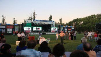 a pura cumbia, hoy comienza la fiesta nacional de la pera