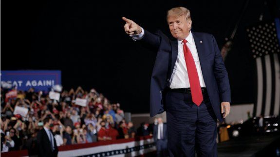 Trump y sus actos habrían provocado 30.000 contagios