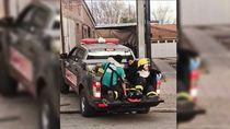 Bomberos trasladaron de emergencia a los niños heridos en el incendio en Rincón de los Sauces