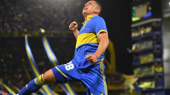 Boca ganó con un gol del pibe Morales y llegó a lo más alto