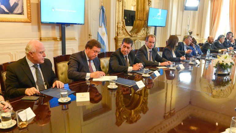 El gobernador rionegrino firmó ayer el acuerdo en la Casa Rosada.&nbsp;