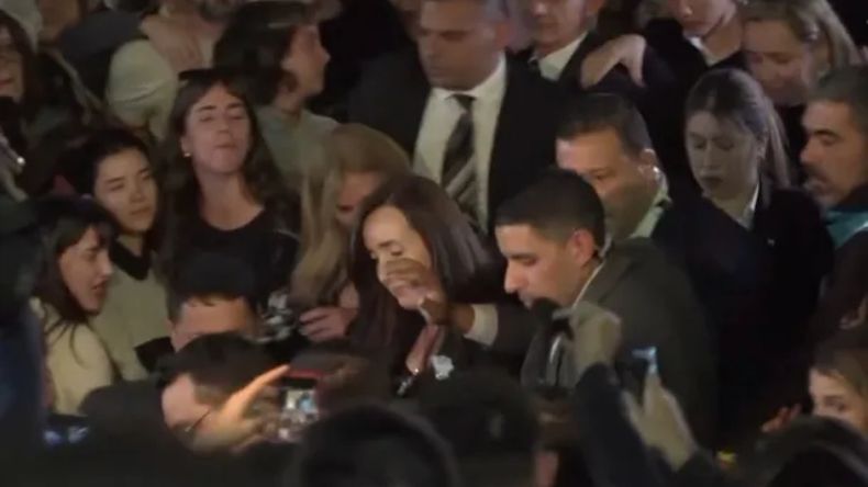 Tensión en la misa por el papa Francisco: abuchearon a Victoria Villarruel