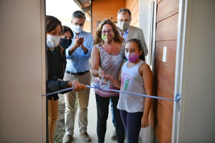 Carreras entregó 102 viviendas en Bariloche a nombre de mujeres&nbsp;