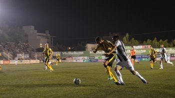 El Albinegro no jugó bien, pero tuvo chances para al menos empatarlo. No estuvo fino y el Deportivo Madryn hizo un gran negocio. 