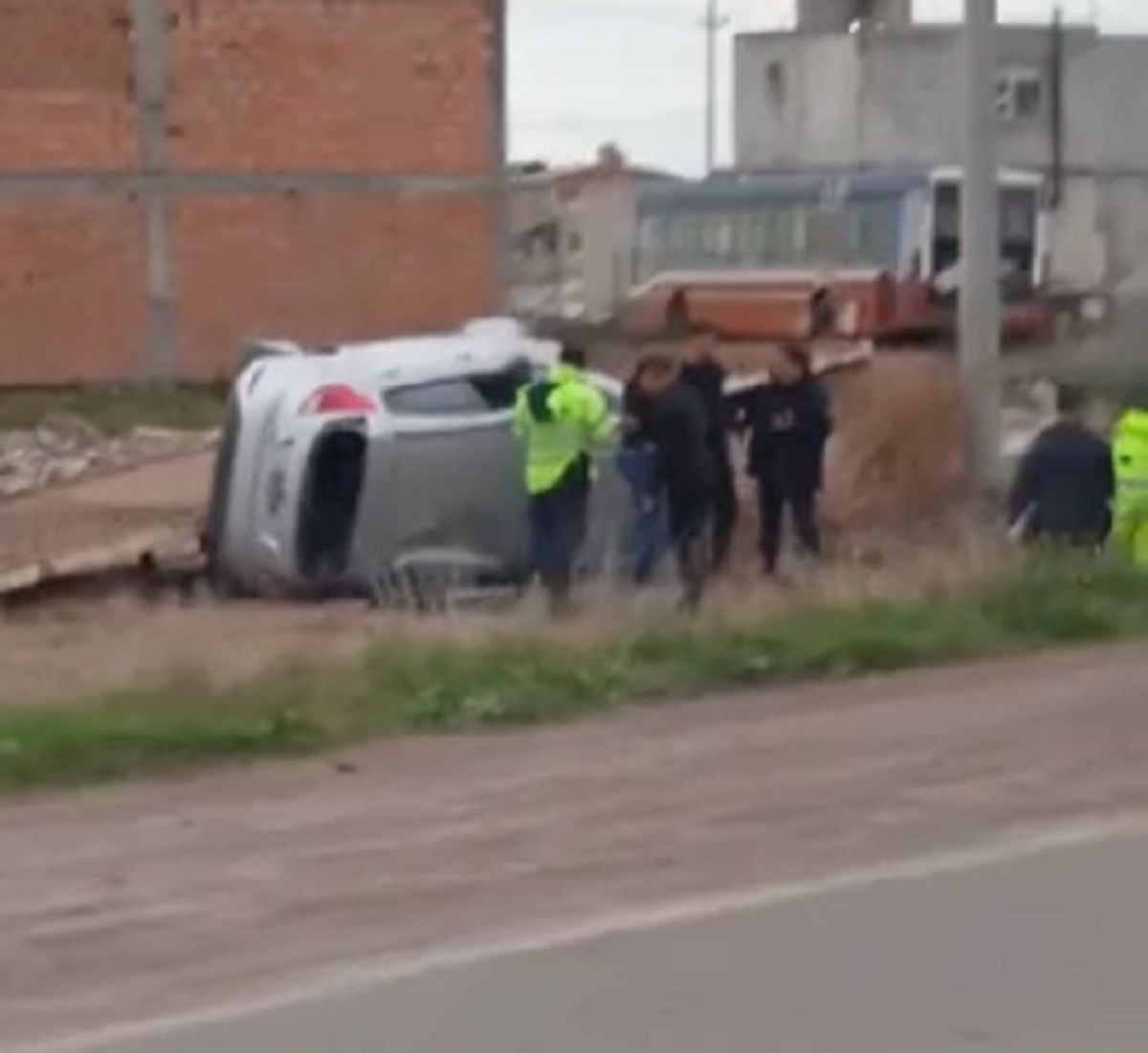 Nadie acredita titularidad del auto volcado ayer en ruta 1&nbsp;