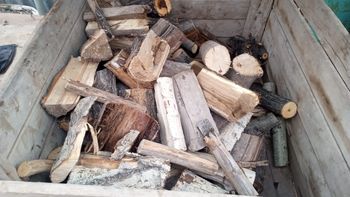 En los barrios periféricos y en Las Perlas, la temporada fría plantea, un año más, la necesidad de contar con leña y garrafas de gas para asegurar la calefacción. Pero todo está caro. Y el uso intensivo de electricidad también puede resultar oneroso. En los barrios periféricos y en Las Perlas, la temporada fría plantea, un año más, la necesidad de contar con leña y garrafas de gas para asegurar la calefacción. Pero todo está caro. Y el uso intensivo de electricidad también puede resultar oneroso. En los barrios periféricos y en Las Perlas, la temporada fría plantea, un año más, la necesidad de contar con leña y garrafas de gas para asegurar la calefacción. Pero todo está caro. Y el uso intensivo de electricidad también puede resultar oneroso. En los barrios periféricos y en Las Perlas, la temporada fría plantea, un año más, la necesidad de contar con leña y garrafas de gas para asegurar la calefacción. Pero todo está caro. Y el uso intensivo de electricidad también puede resultar oneroso.