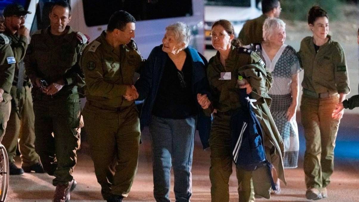 Hamas liberó al tercer grupo de rehenes: 14 israelíes y tres extranjeros
