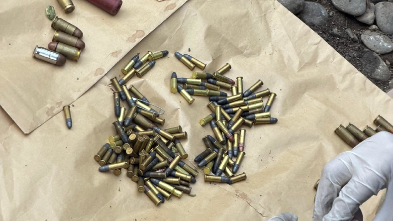 Los agentes de la Comisaría 42° secuestraron 155 balas de distinto calibre y un cargador de un arma de fuego 9 mm. | LMCipolletti.com Los agentes de la Comisaría 42° secuestraron 155 balas de distinto calibre y un cargador de un arma de fuego 9 mm.