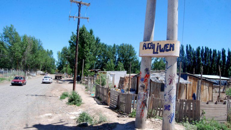 Mañana arranca el juicio contra una vecina del asentamiento Auca Liwen por la usurpación de lotes.