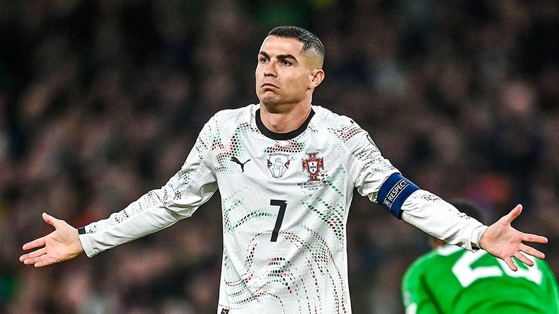Cristiano Ronaldo fue expulsado en el partido ante Irlanda. | LMCipolletti.com Cristiano Ronaldo fue expulsado en el partido ante Irlanda.