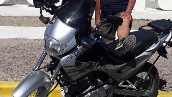 barretearon el porton de una casa y se llevaron una moto 