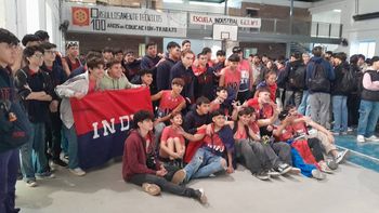 Los alumnos de Bragado aún sueñan con viajar a El Bolsón y necesitan ayuda de empresas del Alto Valle.&nbsp;