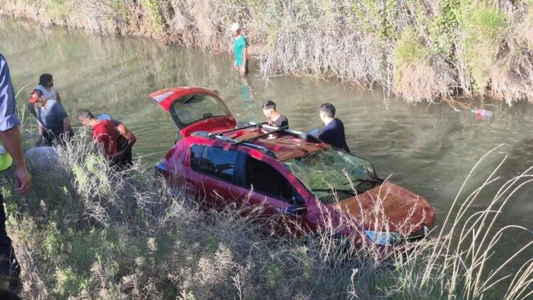 Se investiga si el Renault Sandero habría chocado con una ambulancia. Gentileza: El Diario de Allen