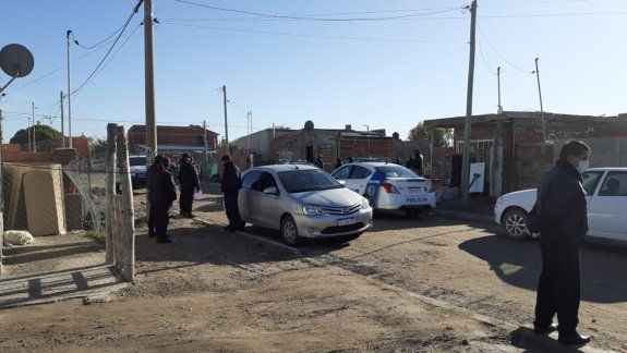 Viedma: hallan armas y marihuana en múltiples allanamientos